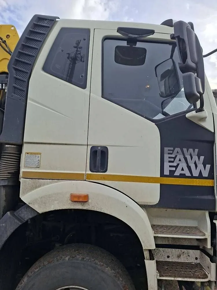 FAW J6 8x4 Бортовой с КМУ, фото 3
