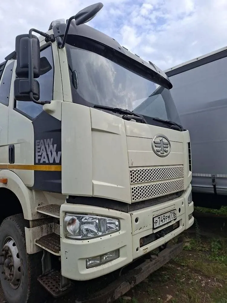 FAW J6 8x4 Бортовой с КМУ, фото 2