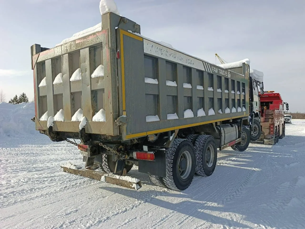 FAW CA 3310 8x4 Самосвал, фото 2
