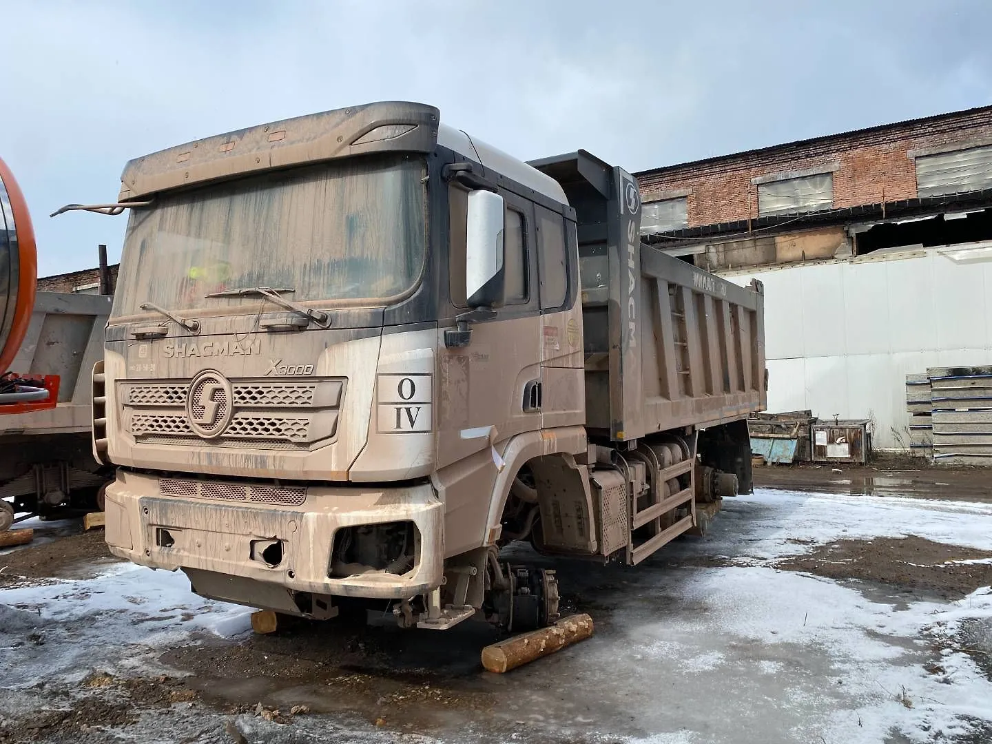Shacman SX* 6x6 Самосвал, фото 2